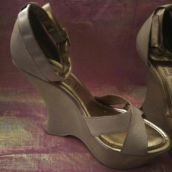 Ankle Strap Heels - Picture 2 of 3